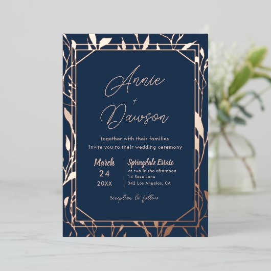 Elegant Floral Navy & Roos Gold Wedding Folie Uitnodiging (Staand Voorkant)