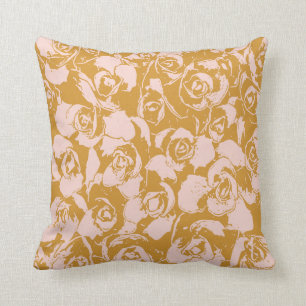 Elegant Floral Pattern in Pink and Mustard Yellow Kussen