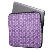 Elegant floral pattern in purple tones laptop sleeve (Voorkant Links)