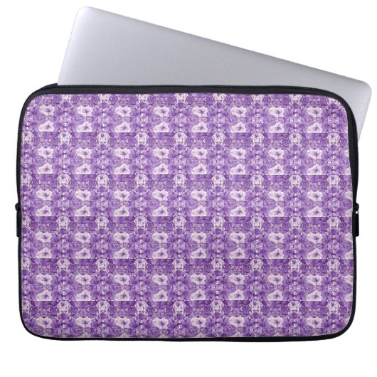 Elegant floral pattern in purple tones laptop sleeve (Voorkant)
