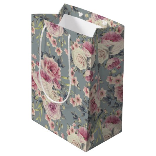 Elegant Floral Pattern of Pink Roses & Flowers Medium Cadeauzakje (Achterkant Gekanteld)