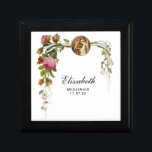 Elegant Floral Religieuze Bridesmaid Weddenschap Cadeaudoosje<br><div class="desc">Met een prachtig katholiek zwart-wit afbeelding van de verbijsterde Maagd Mary & St. Joseph,  terwijl ze met elkaar verbonden zijn. . Alle tekst en doopvonten kunnen worden gewijzigd.</div>