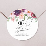 Elegant Floral Waterverf 90th Birthday Party Ronde Sticker<br><div class="desc">Verzend haar negentigste uitnodigingen en correspondentie met deze elegante en gepersonaliseerde chic stickers met "90 & Fabulous" in een chique script en waterverf boekjes van wogunde rood,  wazige roze en paarse bloemen met grijze grijze zondebok. Personaliseer met jouw naam.</div>