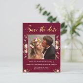 Elegant Floral Wedding Save the Date Burgundy Aankondigingskaart (Staand voorkant)