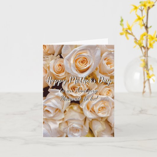Elegant Floral White Roses Moeder om zwanger te zi Kaart (Gele Bloem)