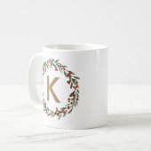Elegant Floral Wreator Monogram Initiaal Kerstmis Koffiemok (Voorkant links)