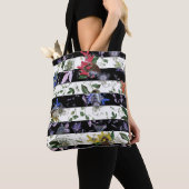 Elegant Flowers op Black and White Stripes Tote Bag (Dichtbij)