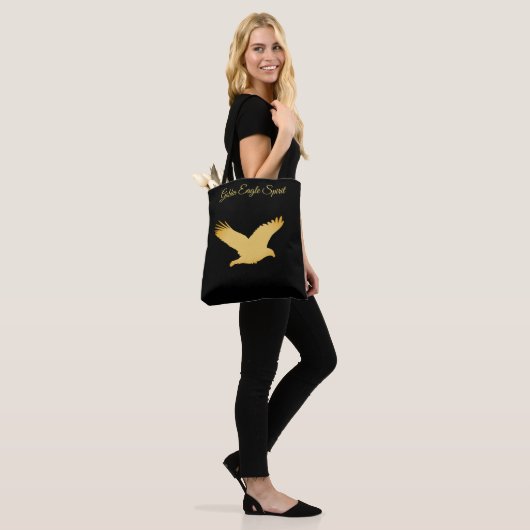 Elegant Flying Golden Eagle and Jouw tekst on Blac Tote Bag (Op model)