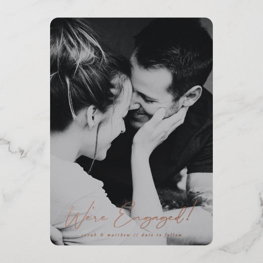 Elegant Folie Script Verloving Foto aankondiging (Voorkant)