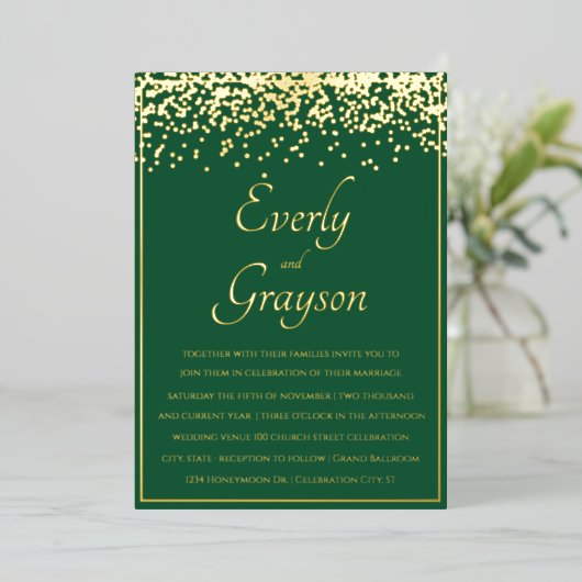 Elegant Forest Green and Gold Confetti Wedding Folie Uitnodiging (Staand Voorkant)