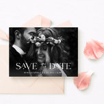 Elegant foto save the date<br><div class="desc">Deze klassieke en elegante sparen de kaart van de datumaankondiging kenmerkt twee van uw favoriete persoonlijke foto's,  met moderne witte decoratieve typografie.</div>