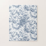 Elegant  Frans gegraveerd Floral Toile-Blue Legpuzzel<br><div class="desc">Elegant en   blauw en wit toile de jouy-patroon met exotische bloemen,  wijnstokken en bladeren,  met deklagen en manden van rozen. Dit patroon werd aangepast aan een historisch Frans textielfragment van ca. 1910 in het Smithsonian collectie. Het patroon is hoge res maar kan niet worden betegeld.</div>