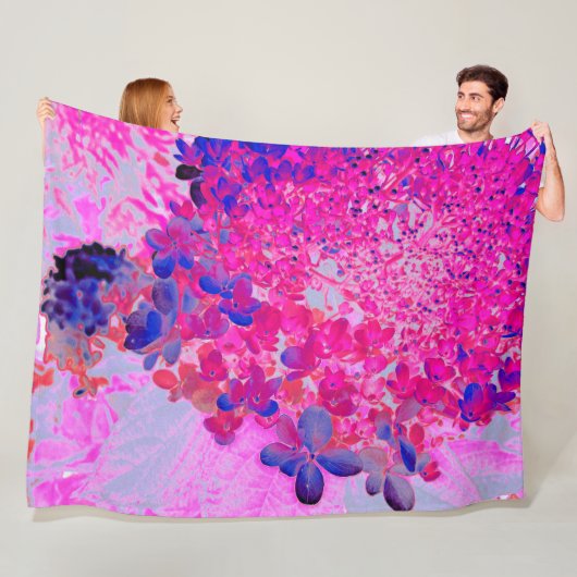 Elegant Fuchsia and Dark Blue Limited Hydrangea Fleece Deken (In situ)