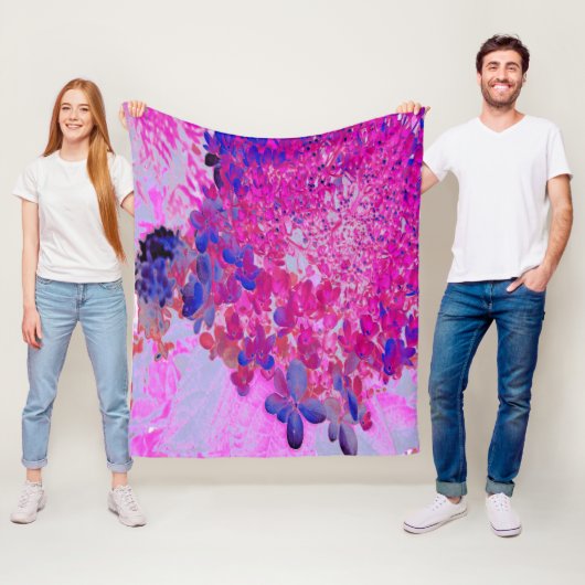 Elegant Fuchsia and Dark Blue Limited Hydrangea Fleece Deken (In situ)