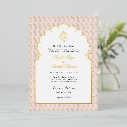 Elegant Ganesh Indian bruiloft Pink and Gold Folie Uitnodiging (Staand Voorkant)