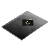 Elegant geborsteld zwart met eenvoudig goudmonogra notitieboek (Linkerzijde)