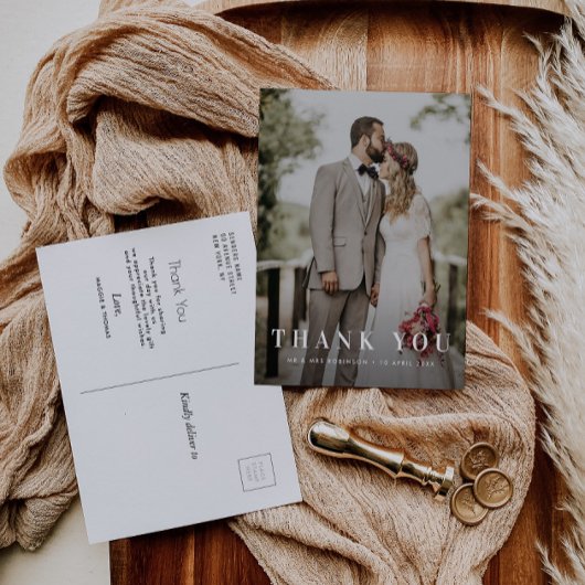 Elegant gedurfd modern teksthuwelijk briefkaart