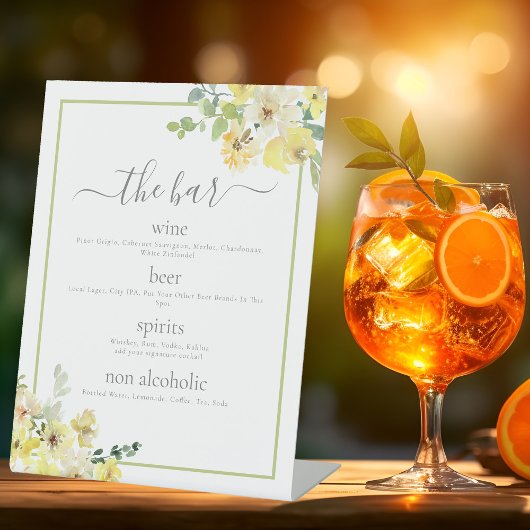Elegant Geel Bloemen Salie Groen Bruiloft Bar Menu Reclamebord Met Voetstuk