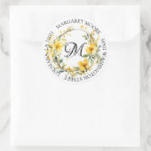 Elegant Geel Bloemenscript Monogram Adres Ronde Sticker (Tas)