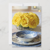 Elegant Geel met Rozen Pasen Uitnodiging (Achterkant)