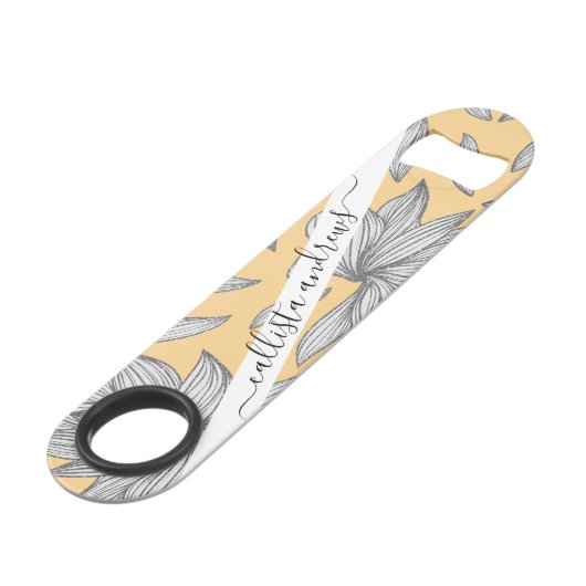 Elegant Geel Zilver Glitter Bloemenlijn Art Speed Flessenopener (Voorkant Gekanteld)