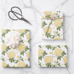 Elegant gele Hydragea bloemen patroon Inpakpapier Vel<br><div class="desc">Maak uw geschenken opvallen met de Elegant Yellow Hydrangea Flowers Pattern Wrapping Paper Sheets, met delicate gouden bloemen voor een tijdloze en verfijnde look. Perfect voor verjaardagen, bruiloften en speciale gelegenheden, dit ontwerp voegt een charmante bloementoets toe aan elk cadeau. Ideaal voor degenen die houden van klassieke en elegante cadeauverpakking....</div>