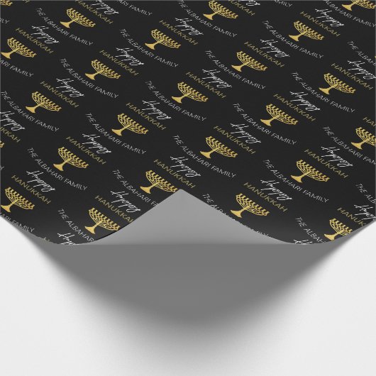 Elegant Gelukkig Chanoeka Golden Menorah Monogram Cadeaupapier (Hoek)