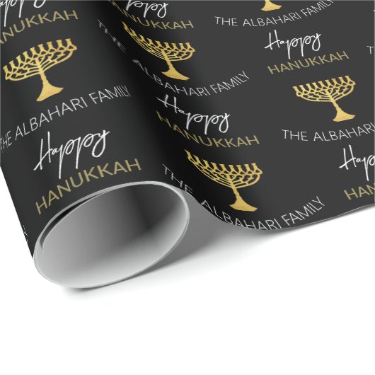 Elegant Gelukkig Chanoeka Golden Menorah Monogram Cadeaupapier (Rol Hoek)