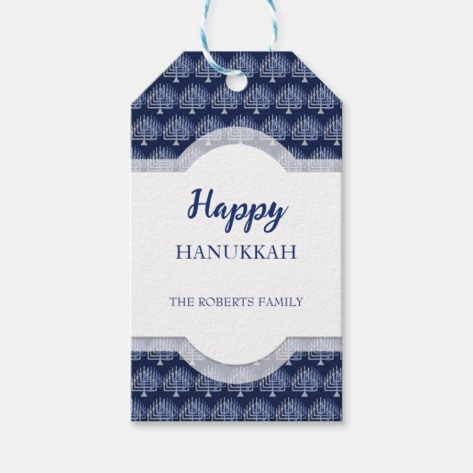 Elegant Gelukkig Chanoeka Menorah Patroon Blauw Cadeaulabel (Voorkant)