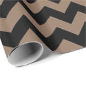 Elegant Geometric Black en Brown Chevron Pattern Cadeaupapier (Rol Hoek)