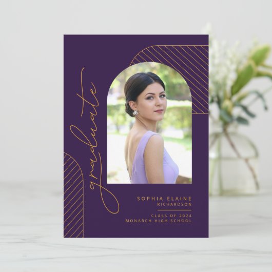 Elegant geometrisch Paarse gouden Afstuderen Aankondiging (Staand voorkant)