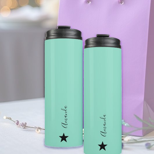 Elegant geometrisch patroon op wit, aanraking van  thermosbeker