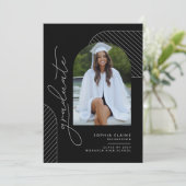 Elegant geometrisch zwart wit Afstuderen Aankondiging (Staand voorkant)