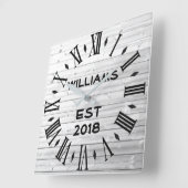 Elegant gepersonaliseerd Rustic White Wood Vierkante Klok (Hoek)