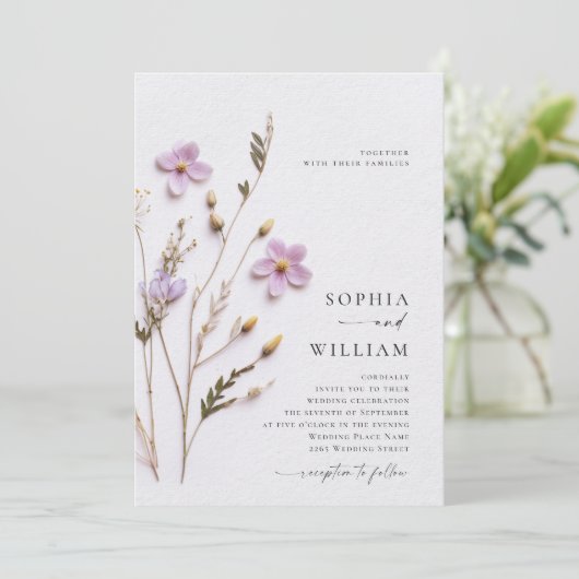 Elegant geperst droog pastel boho bloemen bruiloft kaart (Staand voorkant)