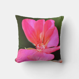 Elegant Geranium Floral Sierkussen