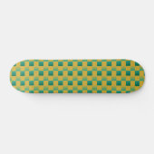 Elegant geruit patroon in groen en goud persoonlijk skateboard (Horizontaal)