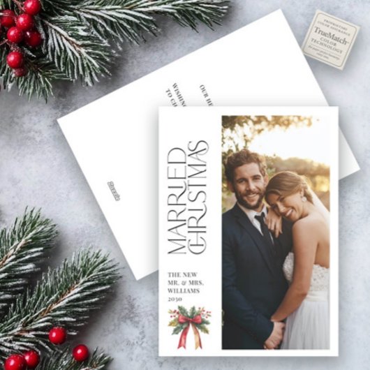 Elegant getrouwde kerst rode boog Pas getrouwd fot Feestdagenkaart