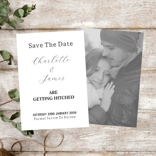 Elegant Getting Hitched Fun Zwart-wit Foto Save The Date