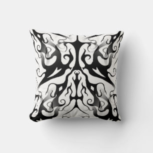 Elegant gezicht in vuur en vlammen Tribal Design Kussen