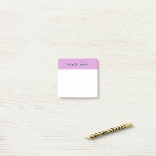 Elegant, glad, plum Background + donkergroene naam Post-it® Notes (Op bureau)