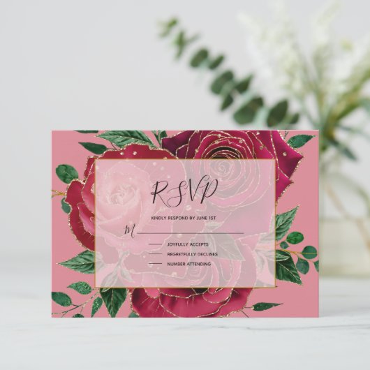 Elegant Glam Red Pink Gold Rozen Weddenschap RSVP Kaartje (Staand voorkant)