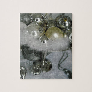 Elegant Glass Balls op een Silver Pedestal Legpuzzel