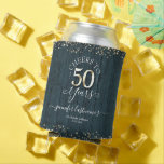 Elegant Gold 50th Birthday Script Blikjeskoeler<br><div class="desc">De mooie faux goudglitter confetti hoogtepunten op de boven- en ondergrens. Alle tekst kan worden aangepast en kan eenvoudig worden gewijzigd voor uw eigen wensen. Geweldig elegante 50e verjaardag sjabloon. Blauw hout textureerde achtergrond.</div>