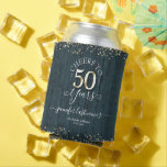 Elegant Gold 50th Birthday Script Blikjeskoeler<br><div class="desc">De mooie faux goudglitter confetti hoogtepunten op de boven- en ondergrens. Alle tekst kan worden aangepast en kan eenvoudig worden gewijzigd voor uw eigen wensen. Geweldig elegante 50e verjaardag sjabloon. Blauw hout textureerde achtergrond.</div>