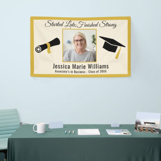 Elegant Gold Adult Afstuderen 2025 Quote Foto Spandoek (Beurs)