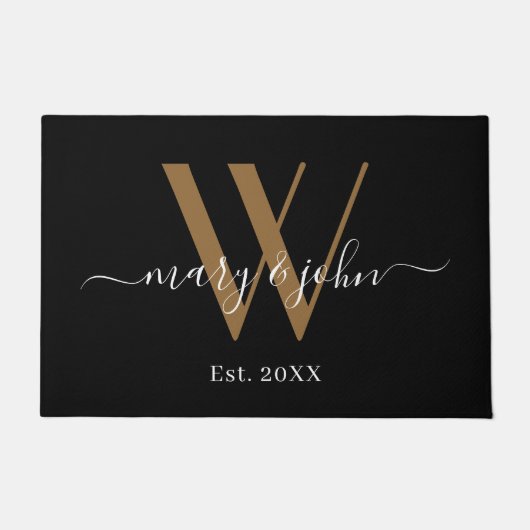 Elegant Gold Black Names Script Monogram Weddensch Deurmat (Voorkant)