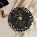 Elegant Gold Black Nurse Doctor Afstuderen Papieren Bordje<br><div class="desc">Maak uw afstudeerfeest 2025 onvergetelijk met deze moderne suite. Met gouden confetti op een zwarte achtergrond en elegante kalligrafie legt het perfect de schittering van uw succes vast. Het ontwerp kan worden afgestemd op uw specifieke behoeften en voorkeuren. Neem contact op als u kleurwijzigingen, ontwerpwijzigingen of extra items nodig hebt....</div>