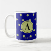 Elegant Gold & Black Star Pattern Monogram Koffiemok (Links)