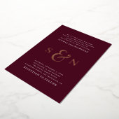 Elegant gold burgundy details bruiloft folie uitnodiging (Gedraaid)